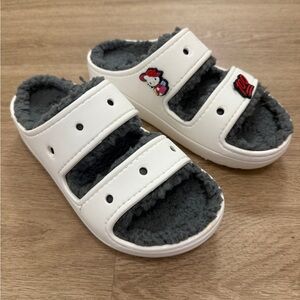 CROCS white classic cozzzy size 7